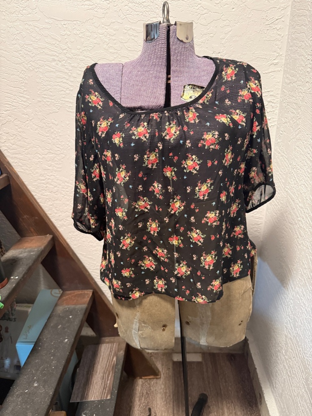 Forever 21 Black Floral Short Sleeve Blouse